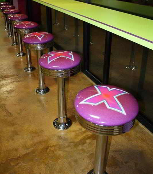 Logo Diner Post Stools